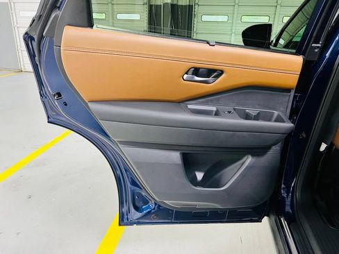 New 2026 Nissan Pathfinder Platinum FWD image 26