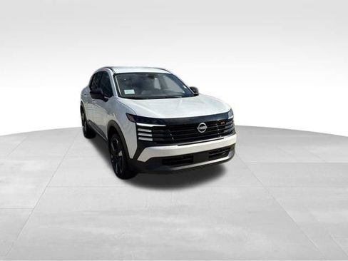 New 2026 Nissan Kicks SR FWD image 9