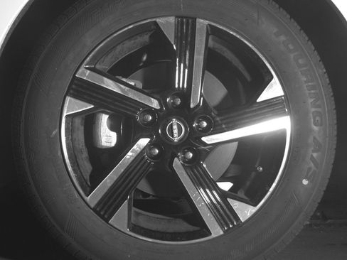 Used 2025 Nissan Sentra SV FWD image 12