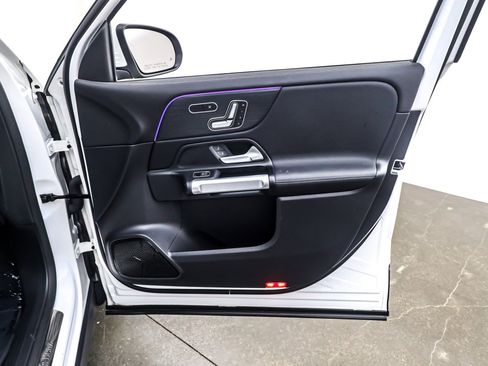 Used 2023 Mercedes-Benz EQB 250+ image 24