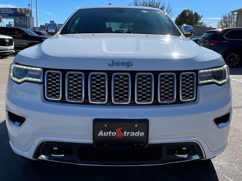 Used 2019 Jeep Grand Cherokee Overland w/ Interior Metal Package AWD/4WD image 9