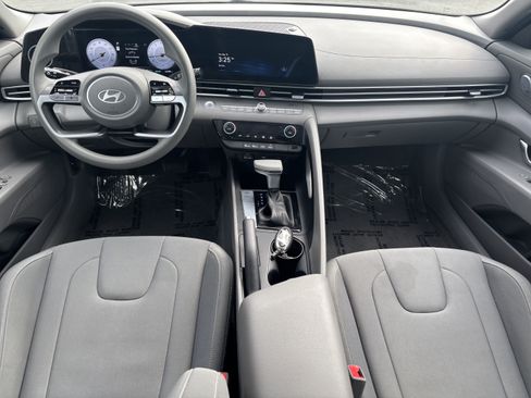 Used 2024 Hyundai Elantra SEL FWD image 19