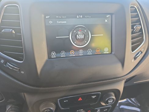 Used 2021 Jeep Compass Latitude w/ Sun and Sound Group AWD/4WD image 20