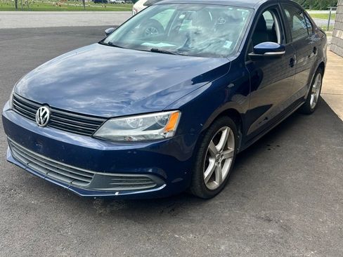 Used 2012 Volkswagen Jetta SE FWD image 1