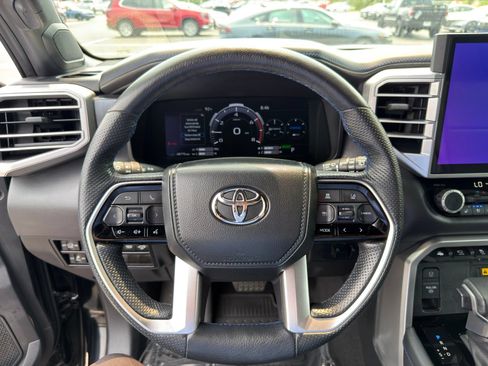 Used 2024 Toyota Sequoia Platinum AWD/4WD image 18