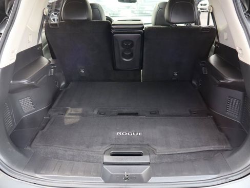 Used 2017 Nissan Rogue SL w/ SL Premium Package FWD image 16
