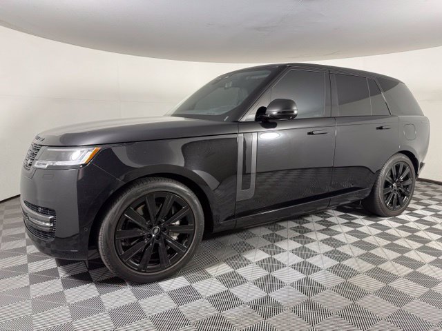 Used 2025 Land Rover Range Rover SE AWD/4WD image 2