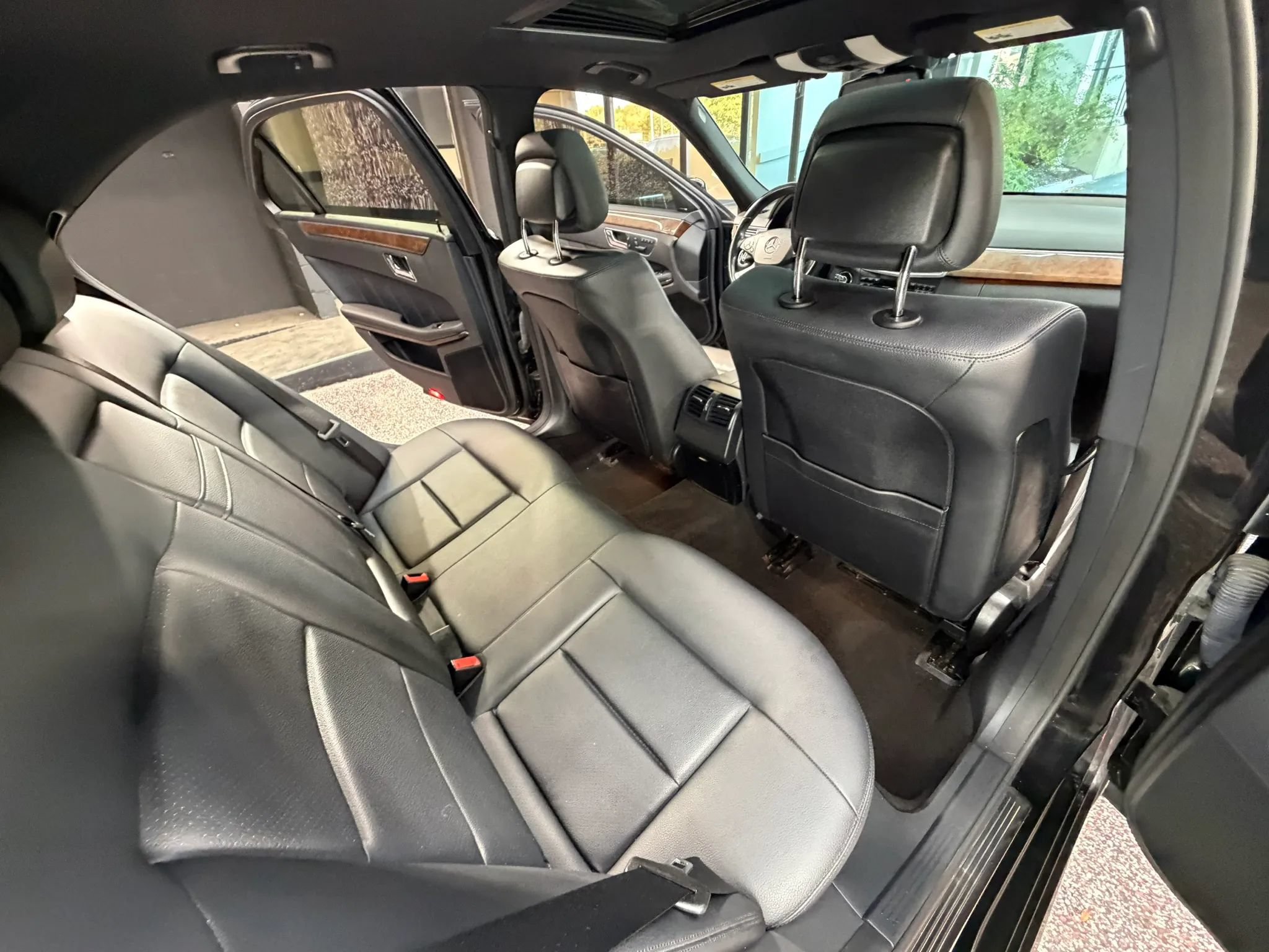 Used 2011 Mercedes-Benz E 350 4MATIC Sedan image 35