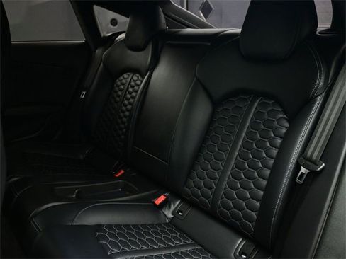 Used 2016 Audi RS 7 Prestige image 36