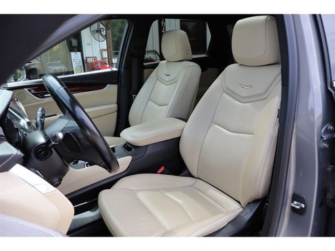 Used 2019 Cadillac XT5 Luxury FWD image 13