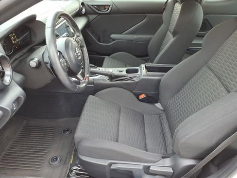 Certified 2023 Toyota GR86 w/ ALL Weather Mat Package (TMS) RWD image 11
