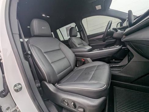 Used 2025 Buick Enclave Sport Touring w/ LPO, Floor Liner Package image 22