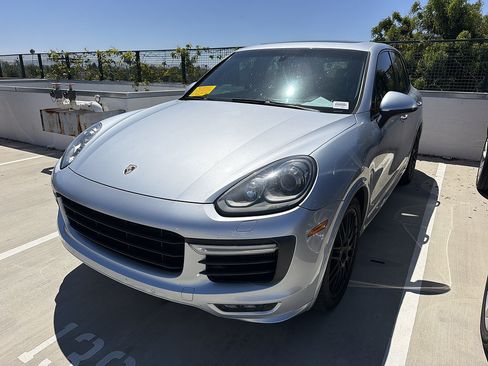 Used 2016 Porsche Cayenne GTS AWD/4WD image 2