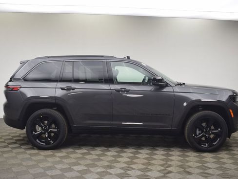New 2026 Jeep Grand Cherokee Limited w/ Limited Altitude Package AWD/4WD image 3