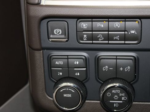 New 2026 Chevrolet Tahoe LT w/ Comfort Package AWD/4WD image 39