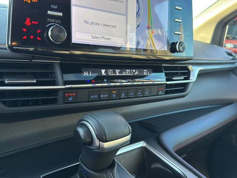 Certified 2023 Toyota Sienna XSE image 20