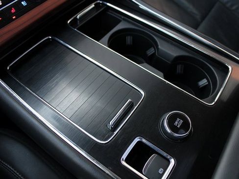 Used 2022 Lincoln Aviator Reserve w/ Equipment Group 201A image 9