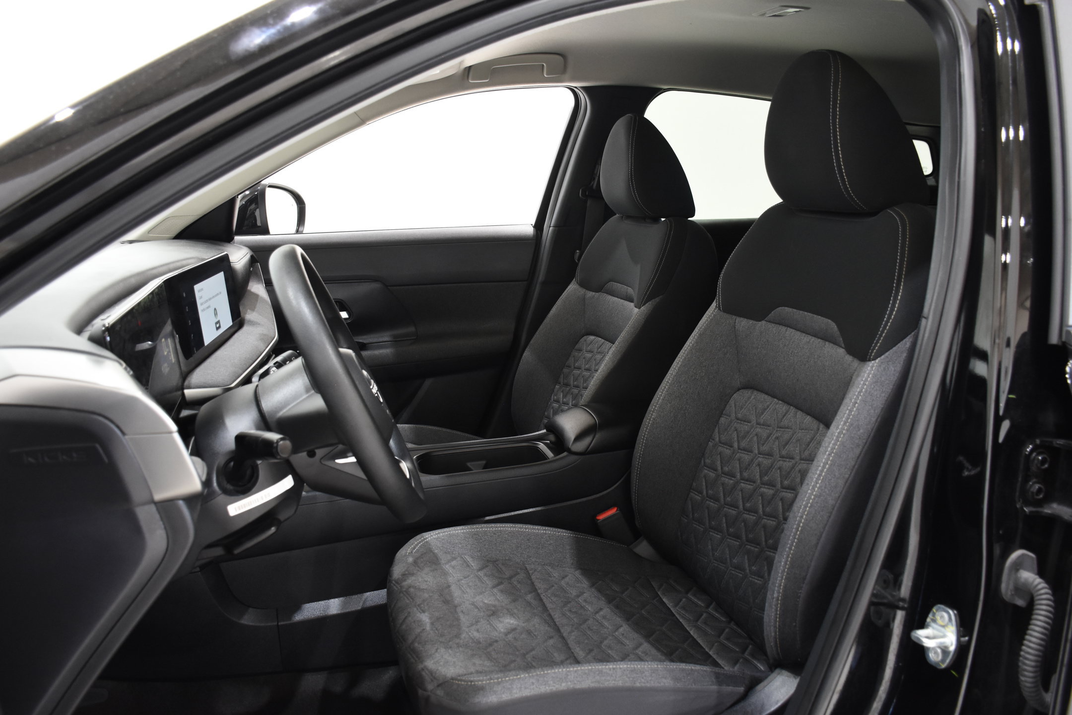Used 2025 Nissan Kicks SV FWD image 23
