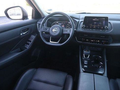 Used 2024 Nissan Rogue SV w/ SV Premium Package FWD image 22