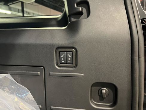Used 2025 GMC Hummer EV 3X w/ LPO, Sport Package AWD/4WD image 36
