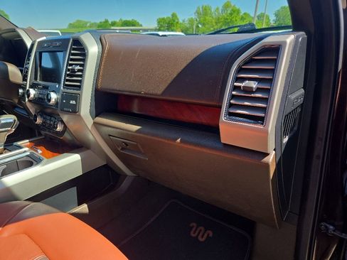 Used 2019 Ford F150 King Ranch w/ Equipment Group 601A Luxury AWD/4WD image 95