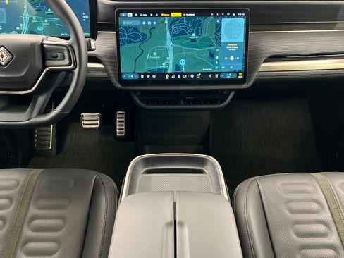 Used 2024 Rivian R1S Adventure AWD/4WD image 14