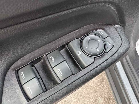 Used 2019 Chevrolet Equinox LT image 23