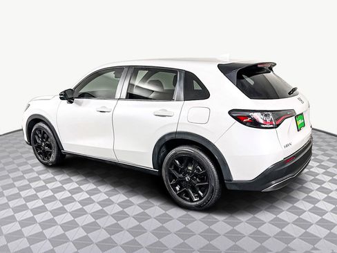 Used 2023 Honda HR-V Sport image 7