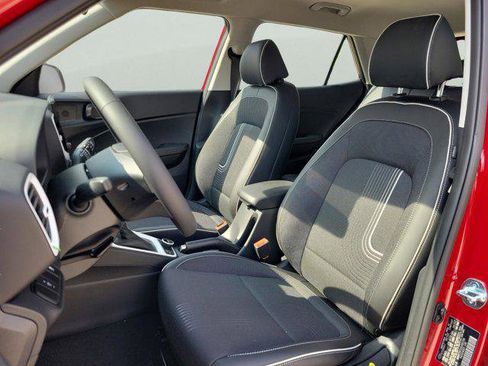 New 2025 Hyundai Venue Limited image 10