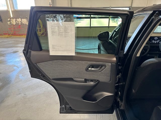 Certified 2023 Nissan Rogue SV AWD/4WD image 9