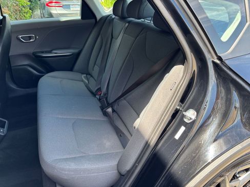 Used 2025 Kia K4 LXS FWD image 37
