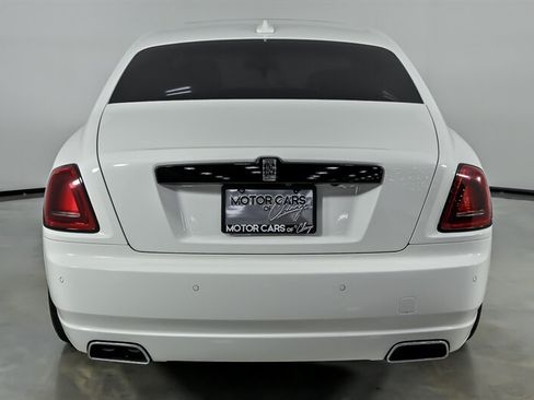 Used 2016 Rolls-Royce Ghost RWD image 11