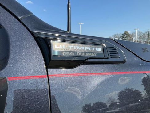 Used 2024 GMC Sierra 2500 Denali Ultimate image 11