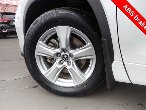 Certified 2023 Toyota Highlander L image 13