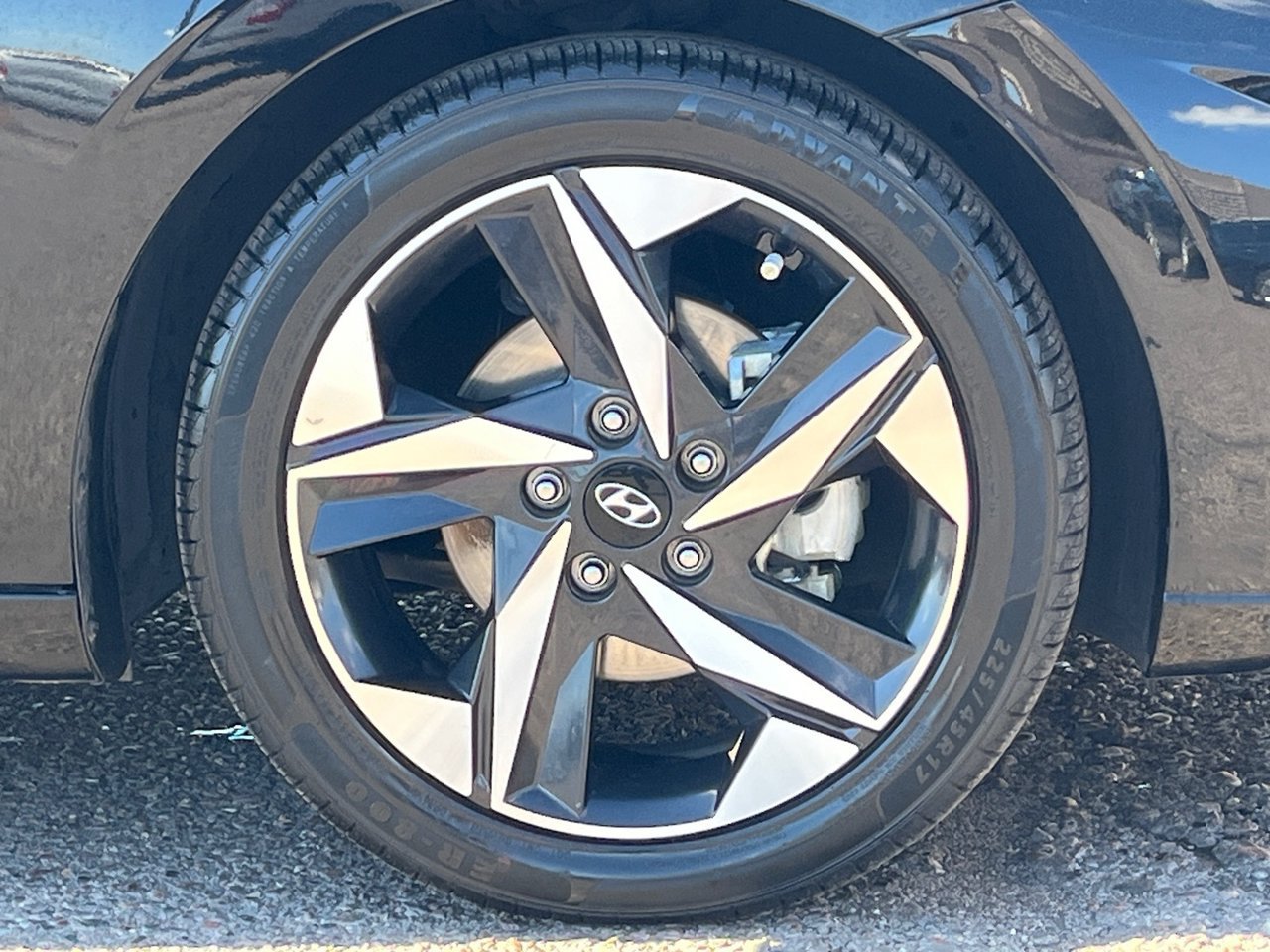 Used 2023 Hyundai Elantra Limited w/ Cargo Package FWD image 8