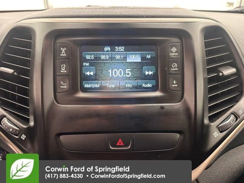 Used 2016 Jeep Cherokee Latitude w/ Comfort/Convenience Group image 21