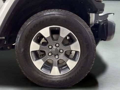 Used 2021 Jeep Wrangler Unlimited Sahara w/ Uconnect 4C Nav & Sound Group AWD/4WD image 40