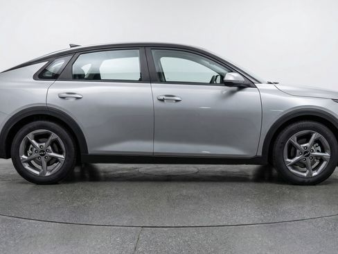Used 2025 Kia K4 LXS image 11