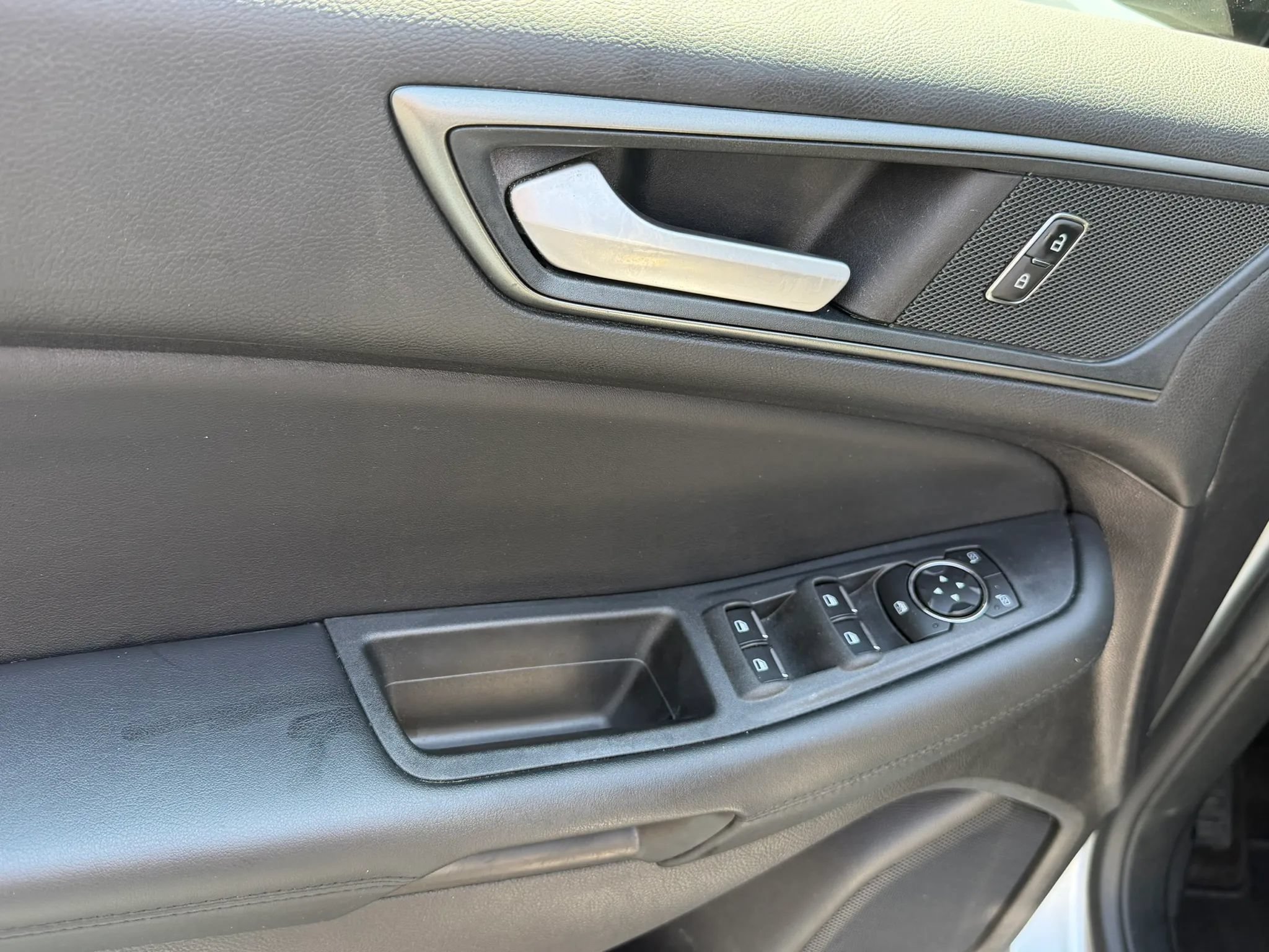 Used 2020 Ford Edge SE AWD/4WD image 28