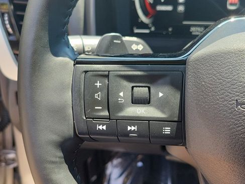 Used 2025 Nissan Rogue Platinum w/ Platinum Premium Package FWD image 22