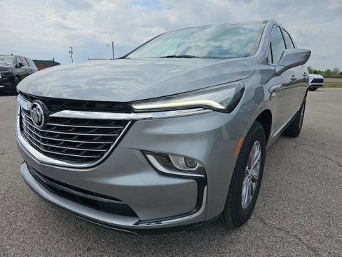 Used 2023 Buick Enclave Essence FWD image 10