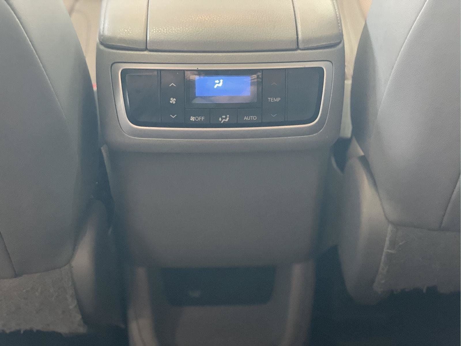 Used 2016 Toyota Highlander XLE AWD/4WD image 21