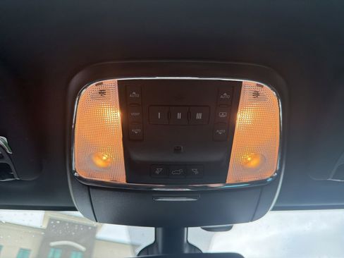 Used 2020 Jeep Grand Cherokee Limited w/ Luxury Group II image 11