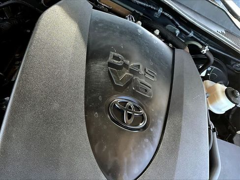 Used 2019 Toyota Tacoma SR5 AWD/4WD image 33