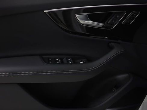 Used 2025 Audi Q7 3.0T Prestige w/ Prestige Package image 11