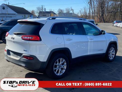 Used 2015 Jeep Cherokee Latitude w/ Cold Weather Group image 4