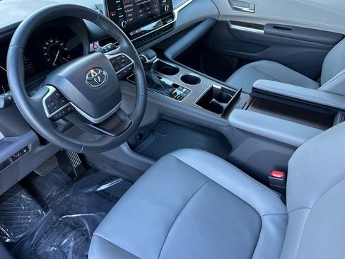 Certified 2024 Toyota Sienna XLE image 12