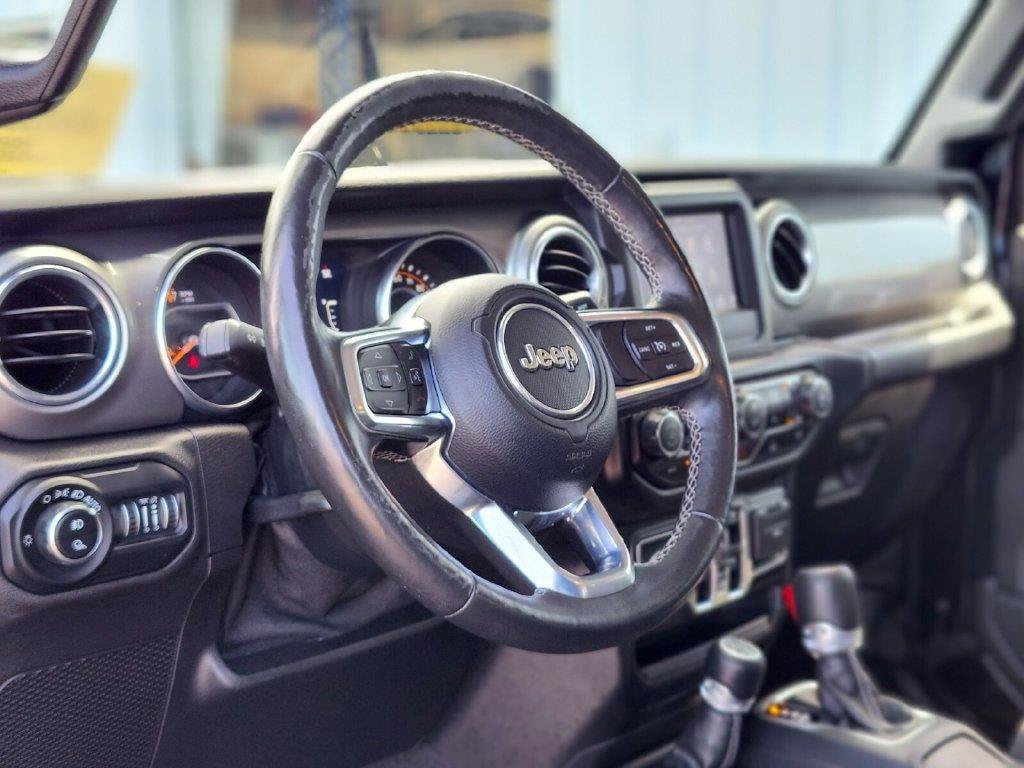 Used 2020 Jeep Gladiator Overland w/ Cold Weather Group AWD/4WD image 17