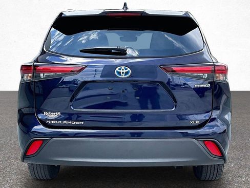 Used 2024 Toyota Highlander XLE image 5