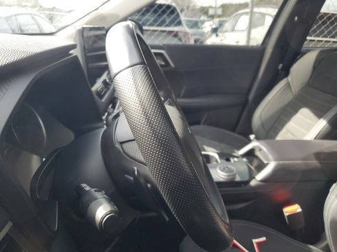 Used 2025 Mitsubishi Outlander SE image 10